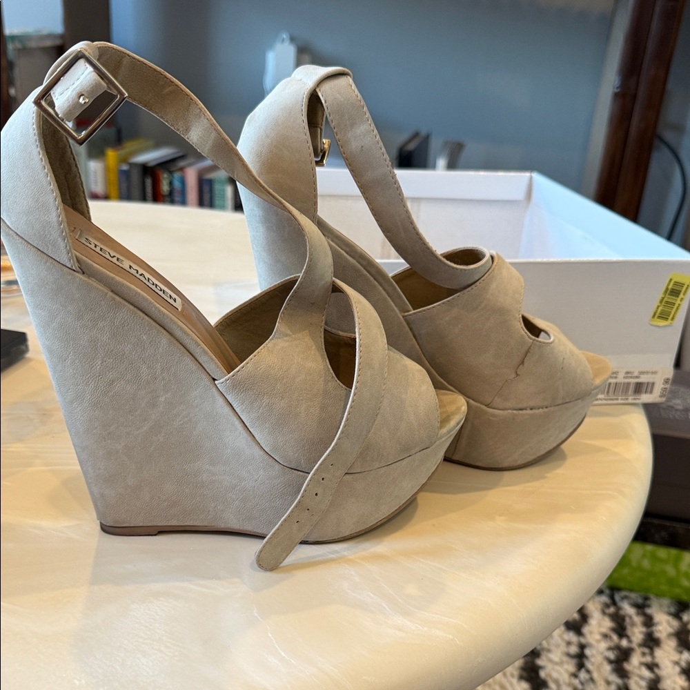 Steve Madden Taupe Wedge Sandals